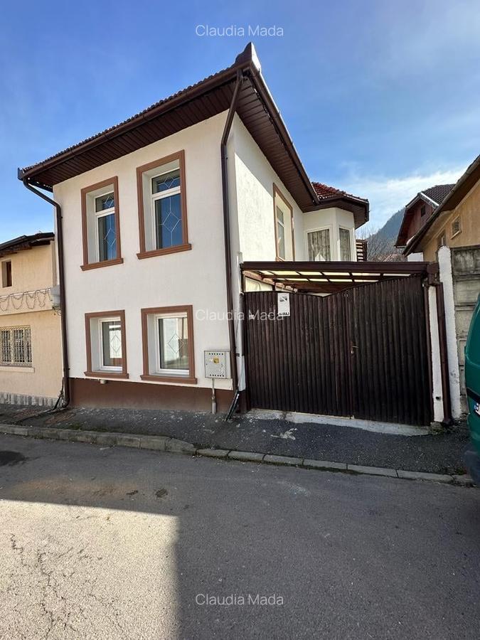 CASA SINGUR CURTE ZONA SCHEI - 1