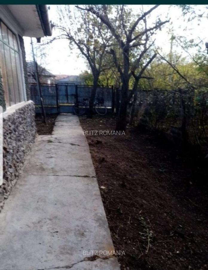 Casa la tara de vanzare in Sitaru, teren de 675 mp, suprafa - 13