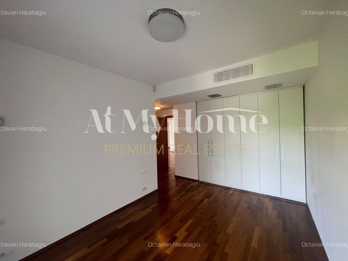 Apartament cu 4 camere decomandat, mobilat în Băneasa - 13