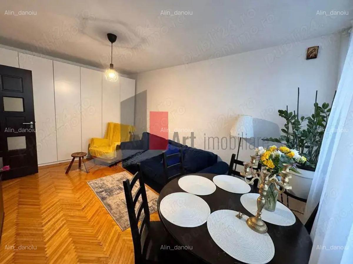 Apartament cu 3 camere de vanzare in zona Pajura. - 1