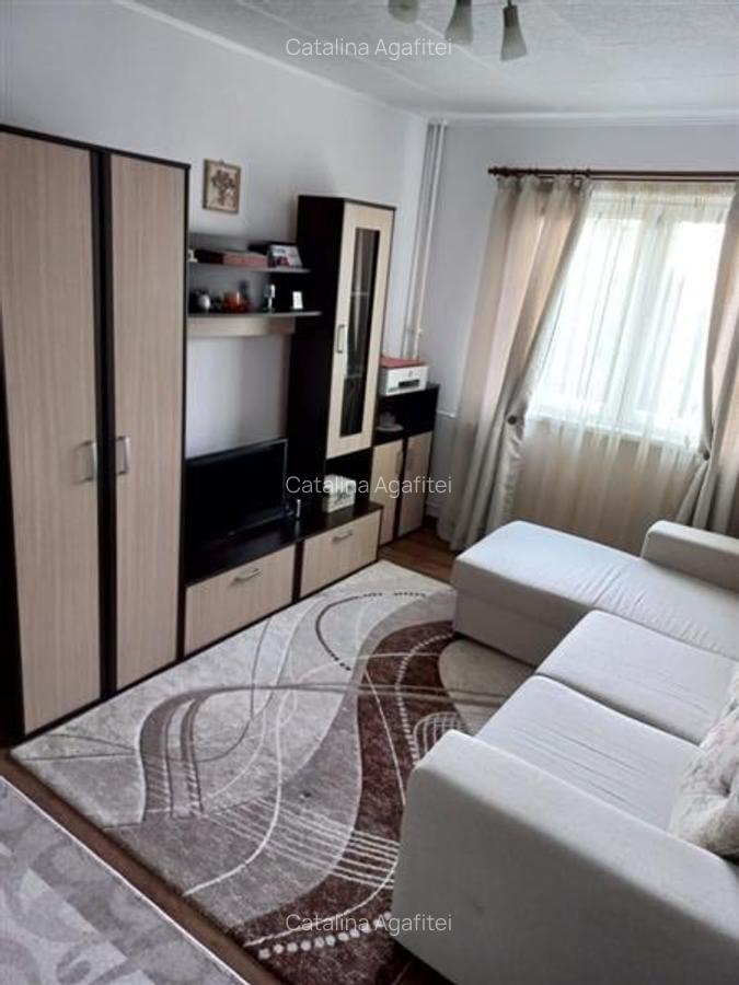 Apartament 2 camere, renovat, partial mobilat si utilat, zona Florilor - 1