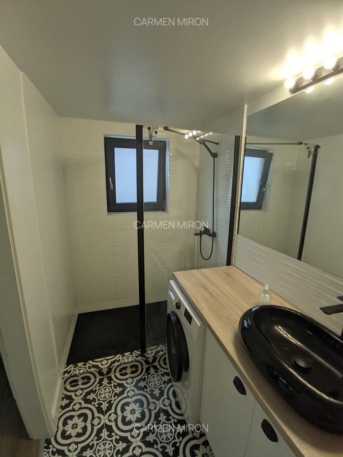 Apartament cu 3 camere semidecomandat în Central - 14