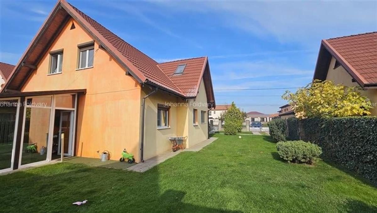 Casă cu 4 camere în Dumbrăvița - 26