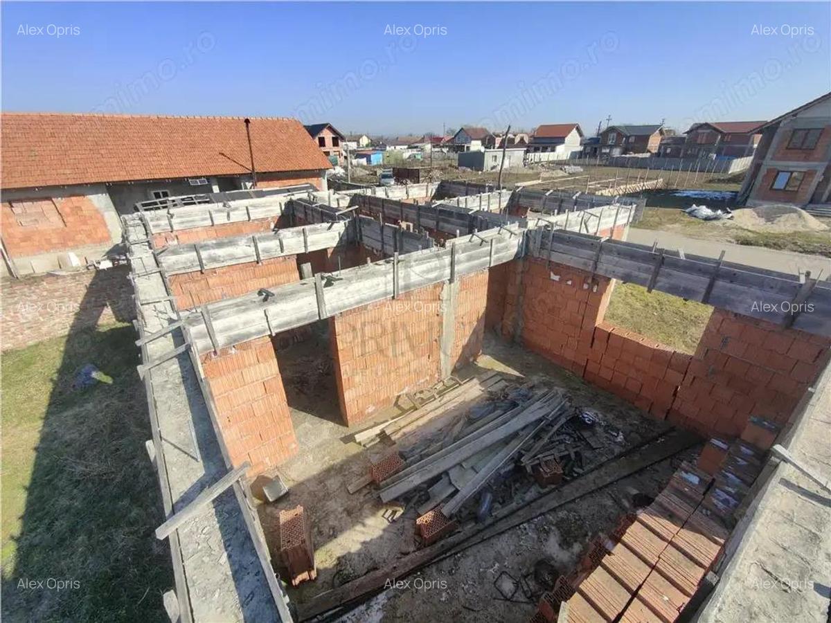 Casa la rosu - proiect deosebit- teren in concesiune - 2