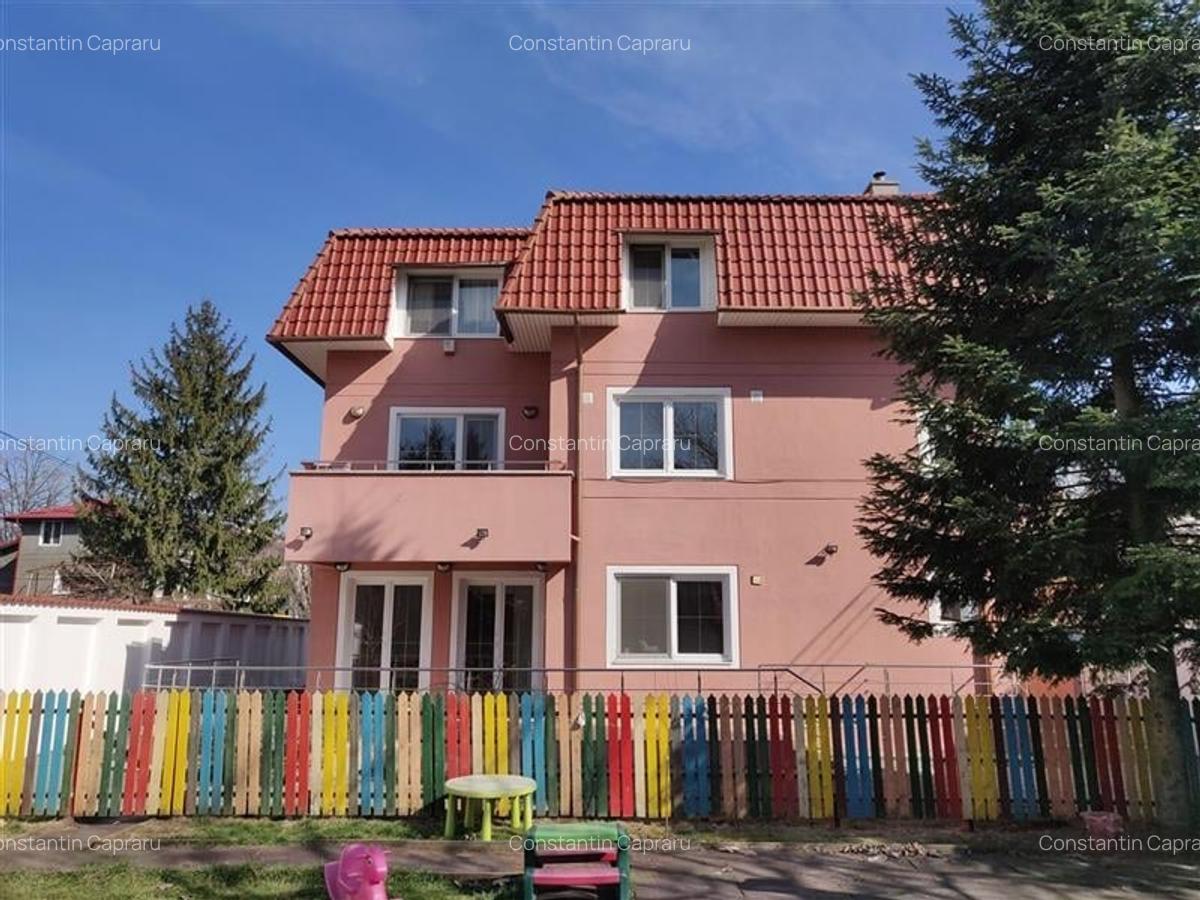 Vila de vanzare pretabila pentru rezidenta/birouri/gradinita - 2