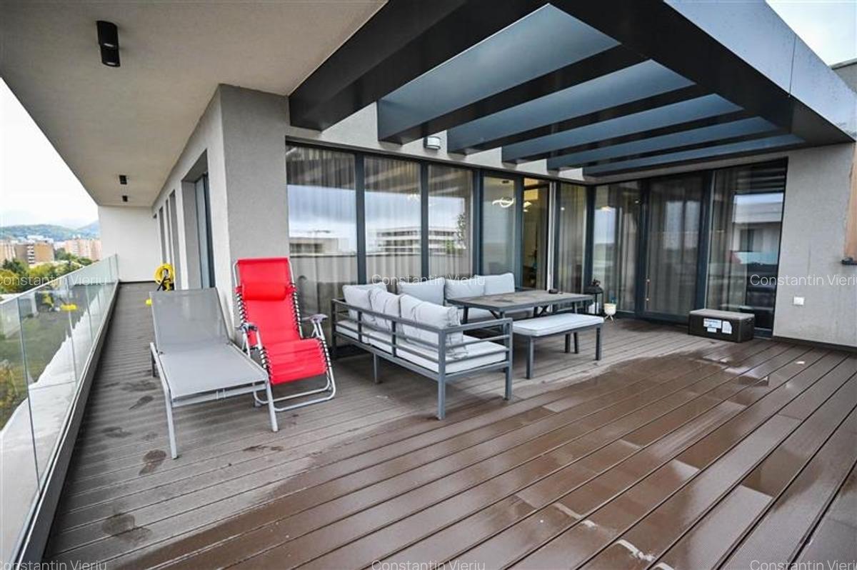 Apartament cu 3 camere decomandat, mobilat în Tractorul - 10