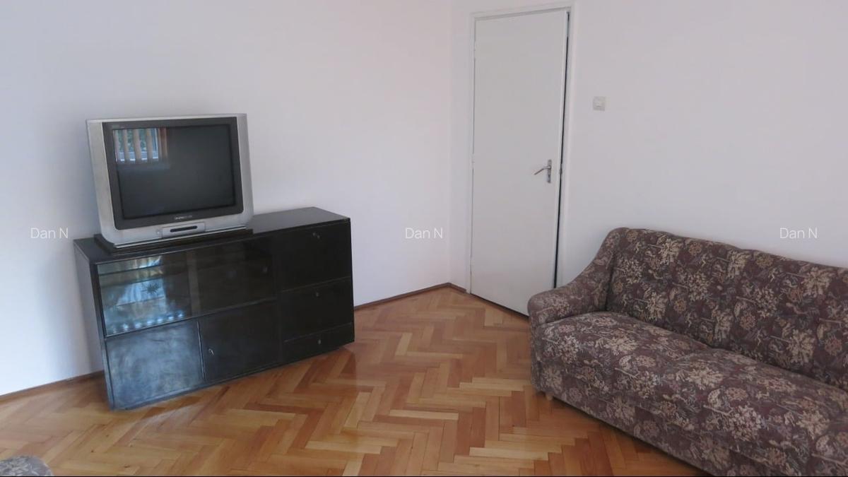 Apartament cu 3 camere semidecomandat în Central - 5