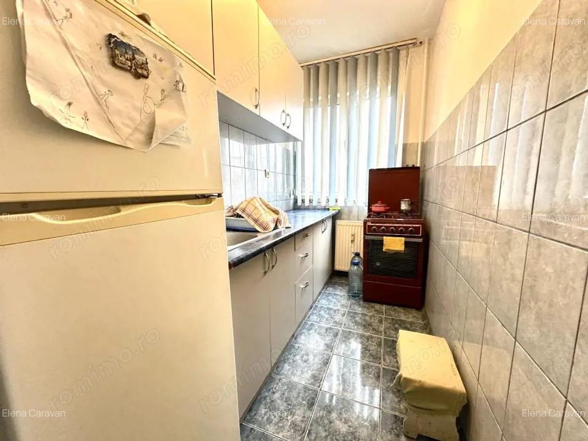 Comision 0% - Apartament spatios, 3 camere, etajul 3 - zona Cetatii - 5