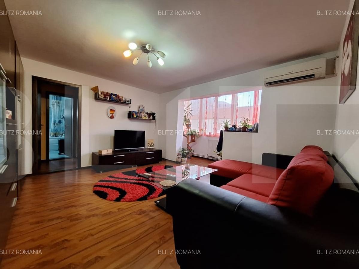 Apartament de vanzare, cu 2 camere, spatios, zona Aradului - 1