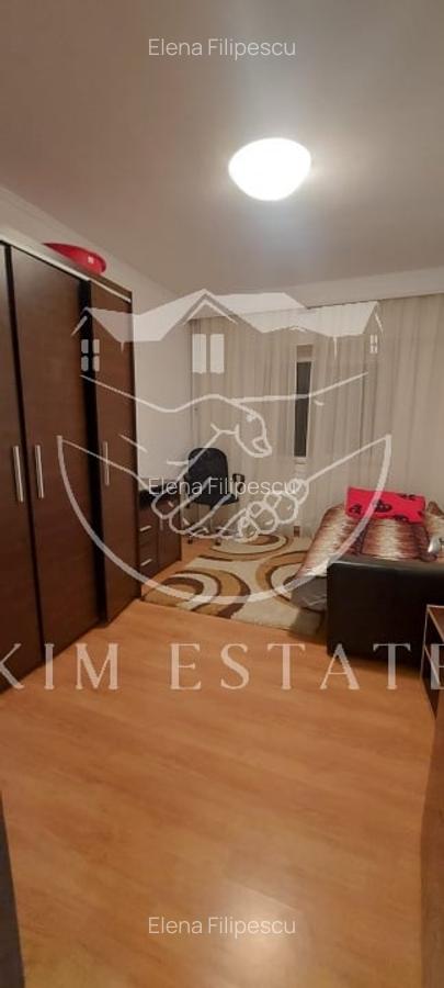 De vanzare apartament  3 camere Tomis 3 - 1