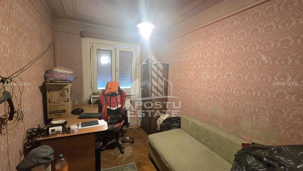 Apartament cu 4 camere, centrala proprie, zona Dacia - 3