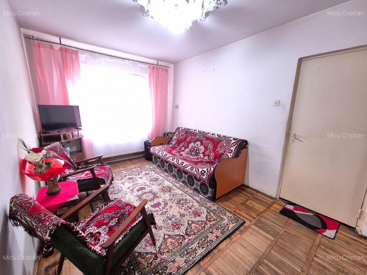 Vanzare Apartament 2 Camere mic si cochet zona  Florilor Brasov - 10