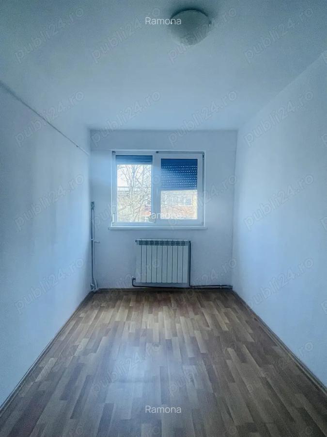 Vand apartament cu 3 camere in Micro 13 B, Gala?i 57000 Negociabil - 9