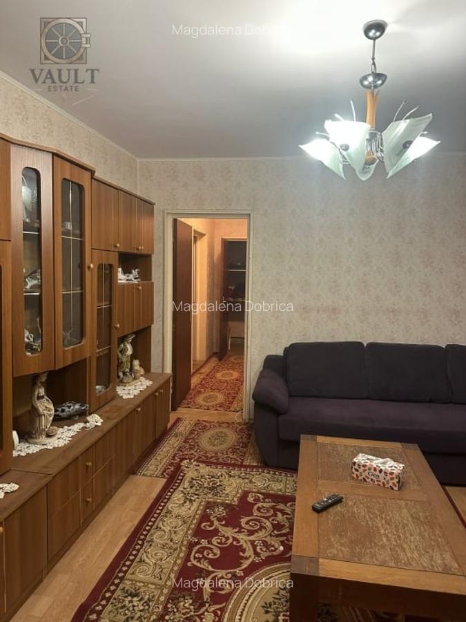 Apartament cu 3 camere semidecomandat în Dristor - 1