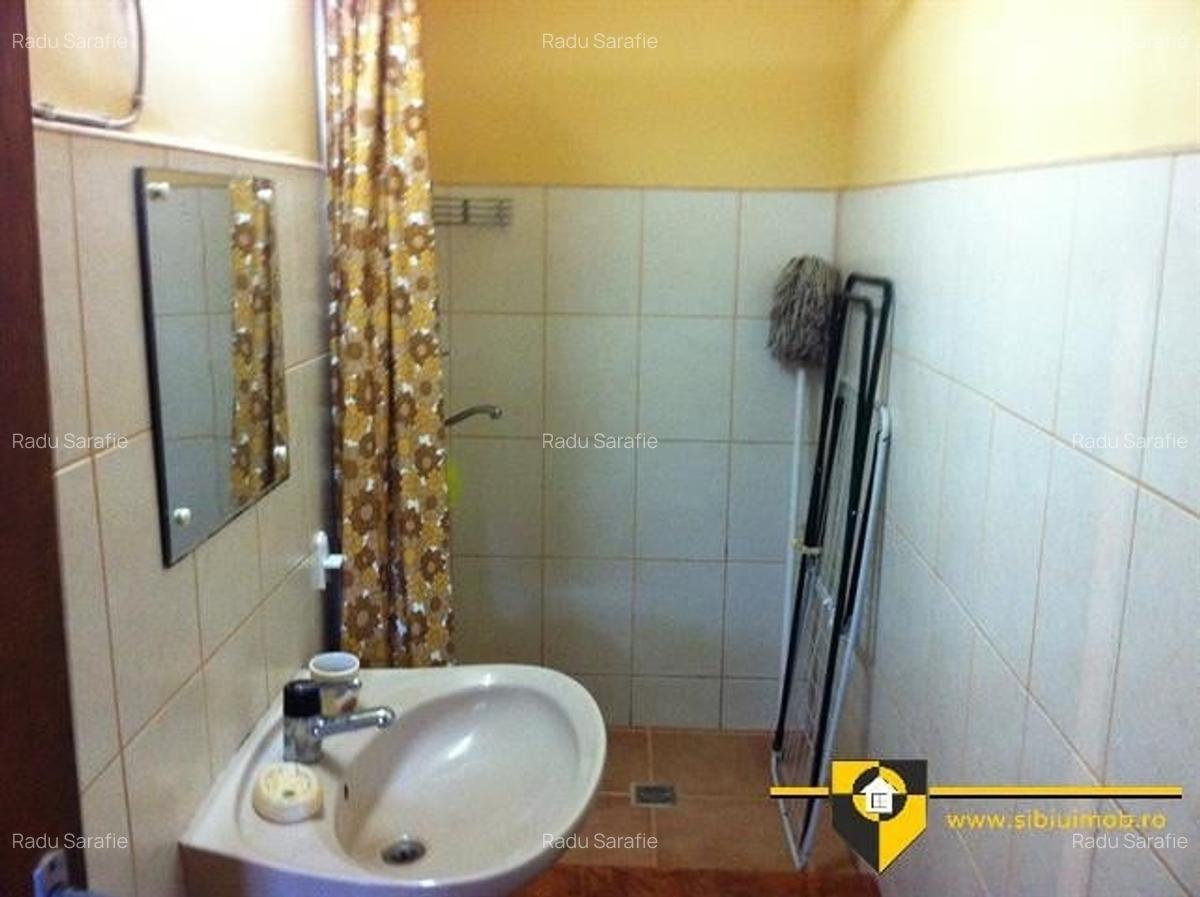 Garsoniera la casa str.moldoveanu-milea acces separat - 4