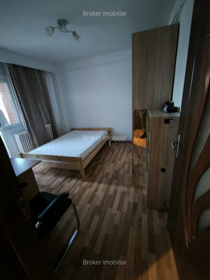 Ap spatios cu 2 camere dec, zona Kaufland Manastur, 2 statii de Centru - 2