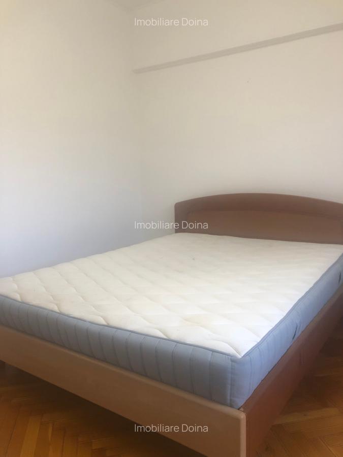 De inchiriat 3 cam Piata Unirii fantani stradal - 9