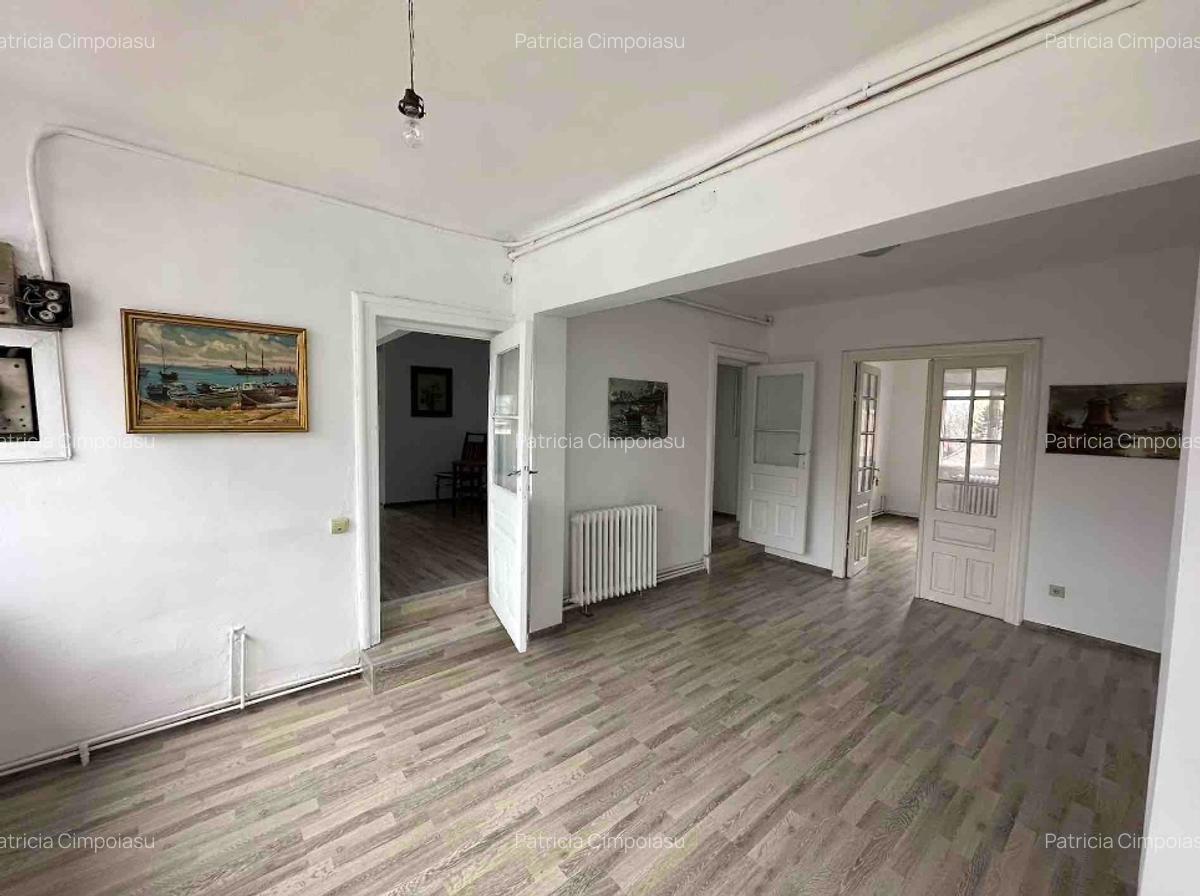 Apartament de vânzare, 5 camere, lângă Internațional, Sinaia - 2