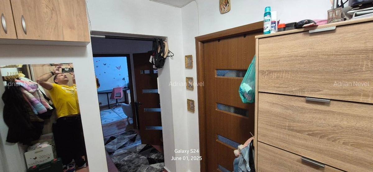 Apartament cu 3 camere semidecomandat în Bucureștii Noi - 11