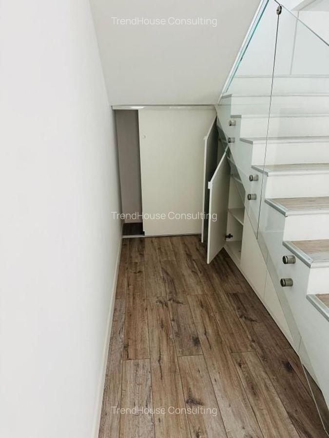 Vila Individuală Elegantă cu 6 camere, Curte Proprie–Padurea Baneasa - 14