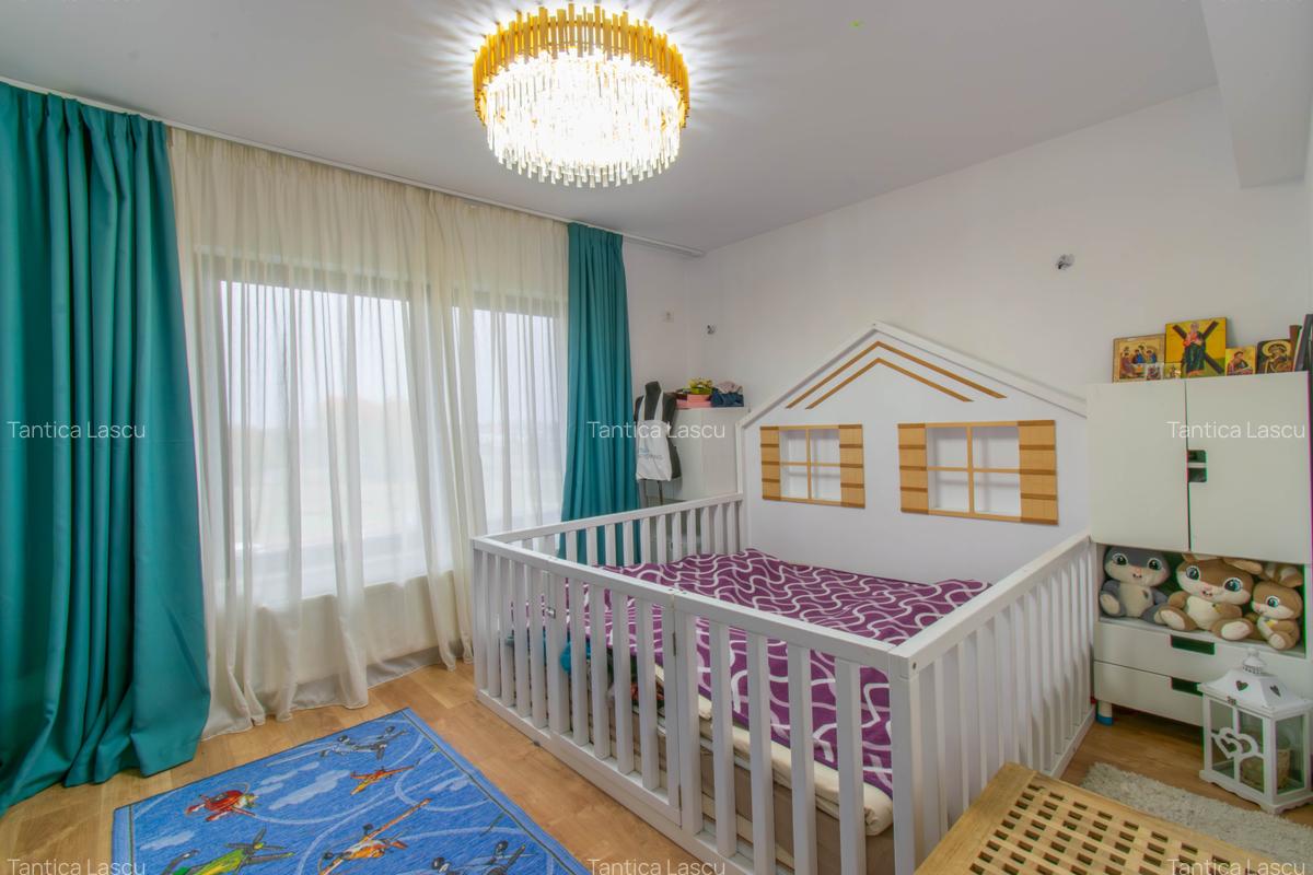 Vilă modernă cu vedere la lac, minicomplex inchis - 34