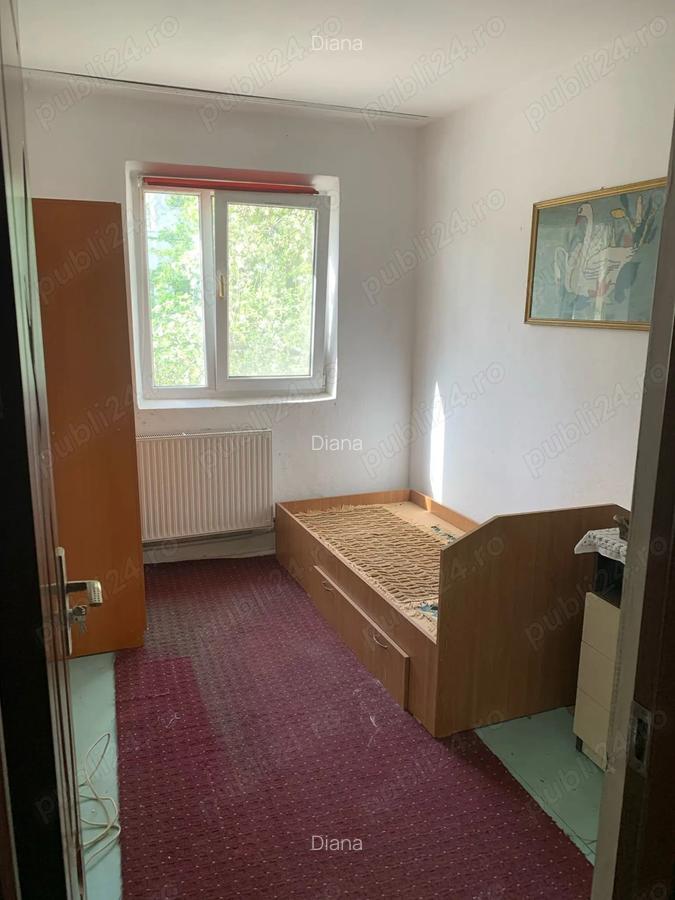 De vanzare apartament 3 camere semidecomandat, et1 4, zona centrala , Slobozia, Jud Ialomi?a - 4