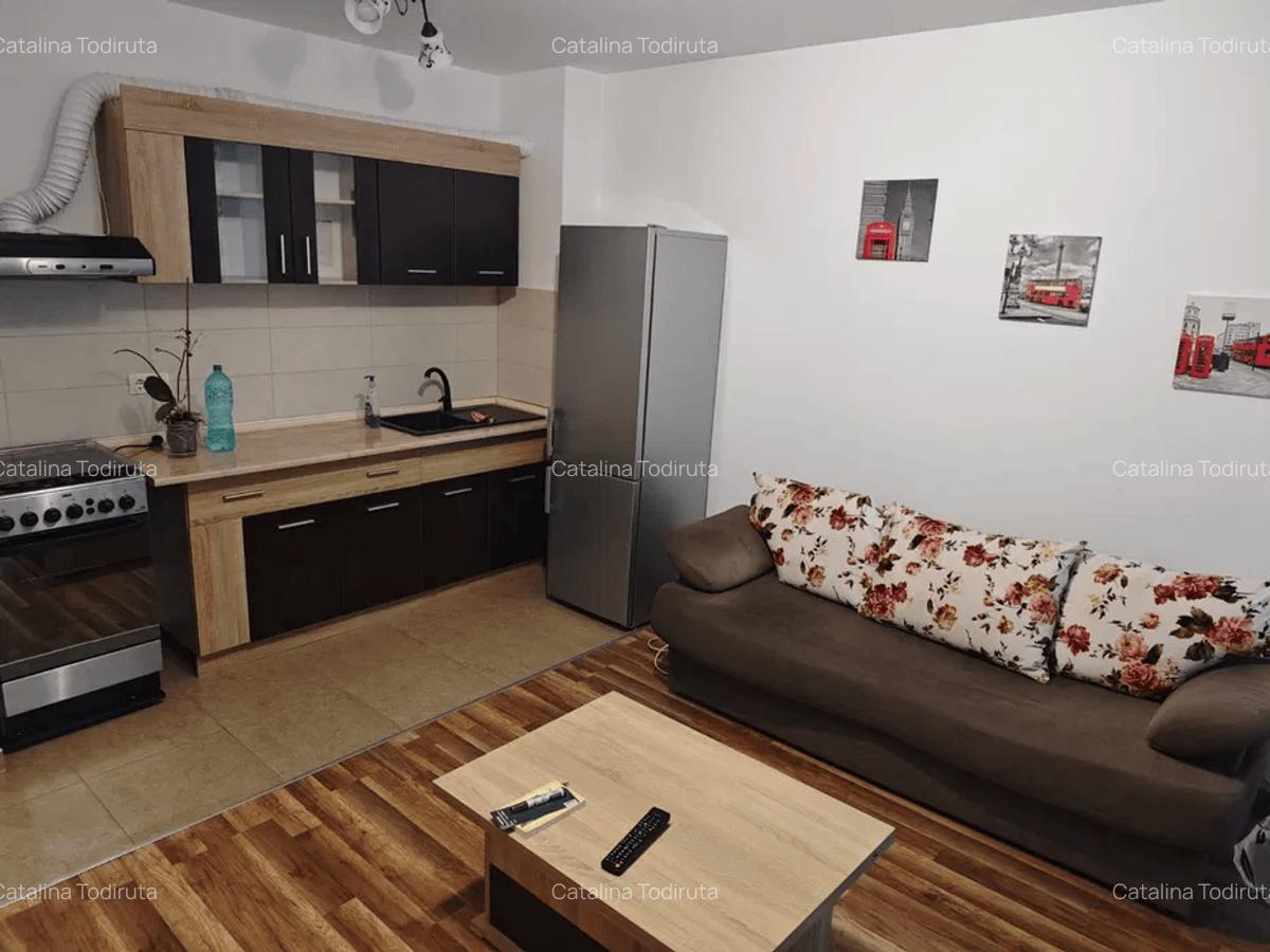 Apartament cu 2 camere decomandat în Tractorul - 4
