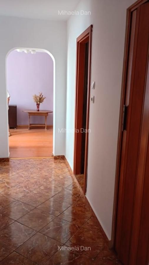 Apartament -2 camere -Zona Margeanului - 1