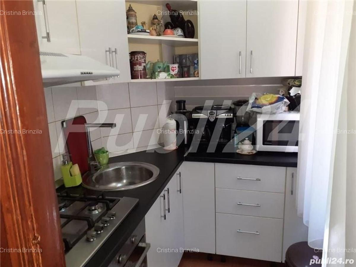 De vanzare Apartament 2 camere Universitate sect 1 - 7