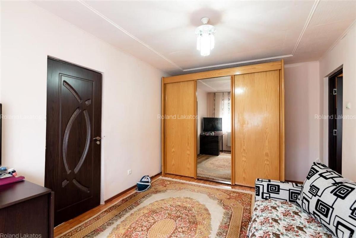 Apartament cu 3 camere decomandat în Nufărul - 4
