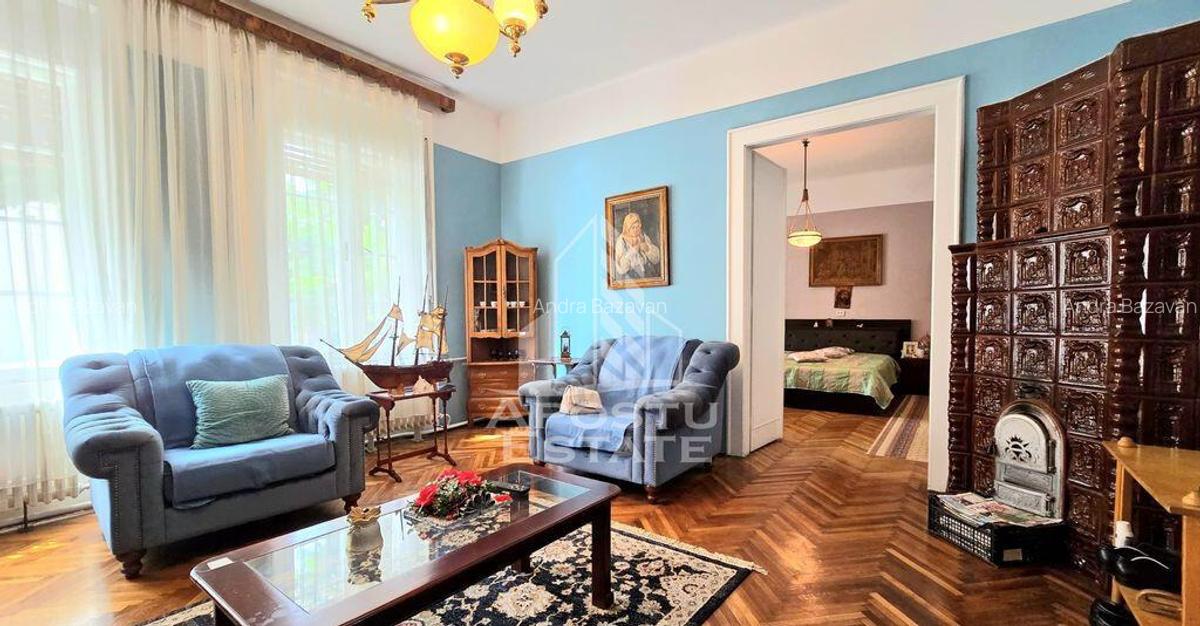 Apartament cu 4 camere, cladire istorica, zona centrala - 1