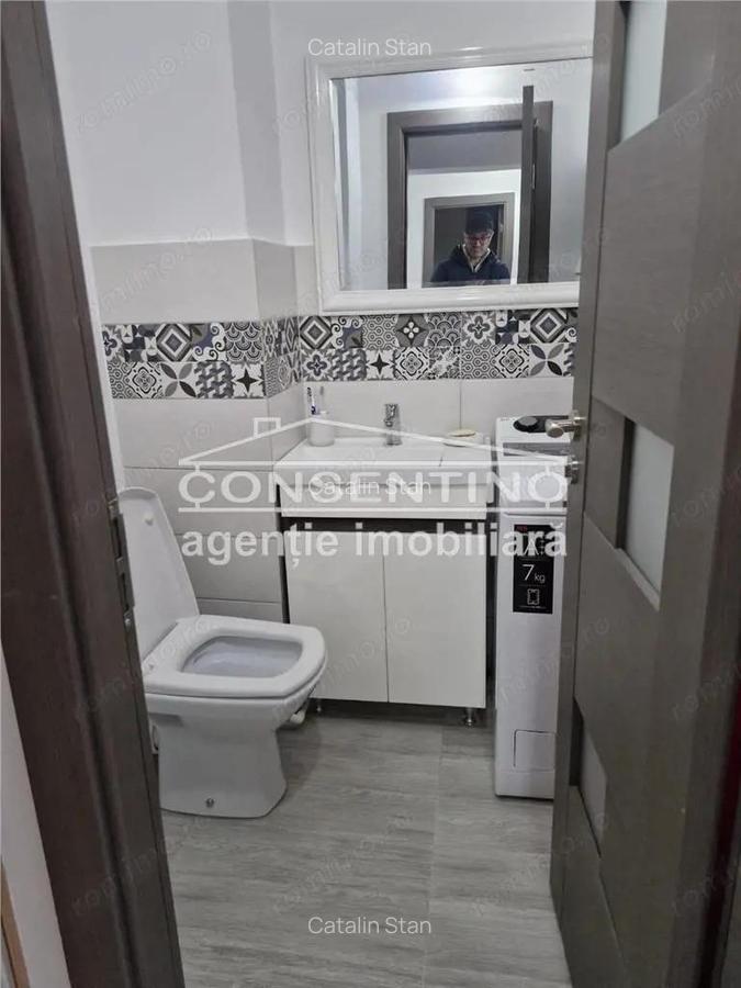 Se vinde apartam . cu 3 camere , Micro III , etaj 3, liber - 1