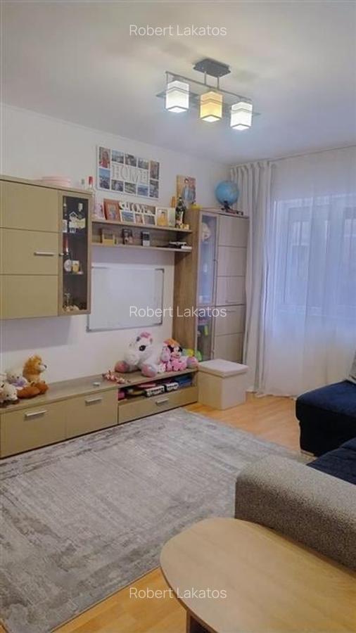RECO apartament cu 3 camere la etajul 1 in Nufarul - 13