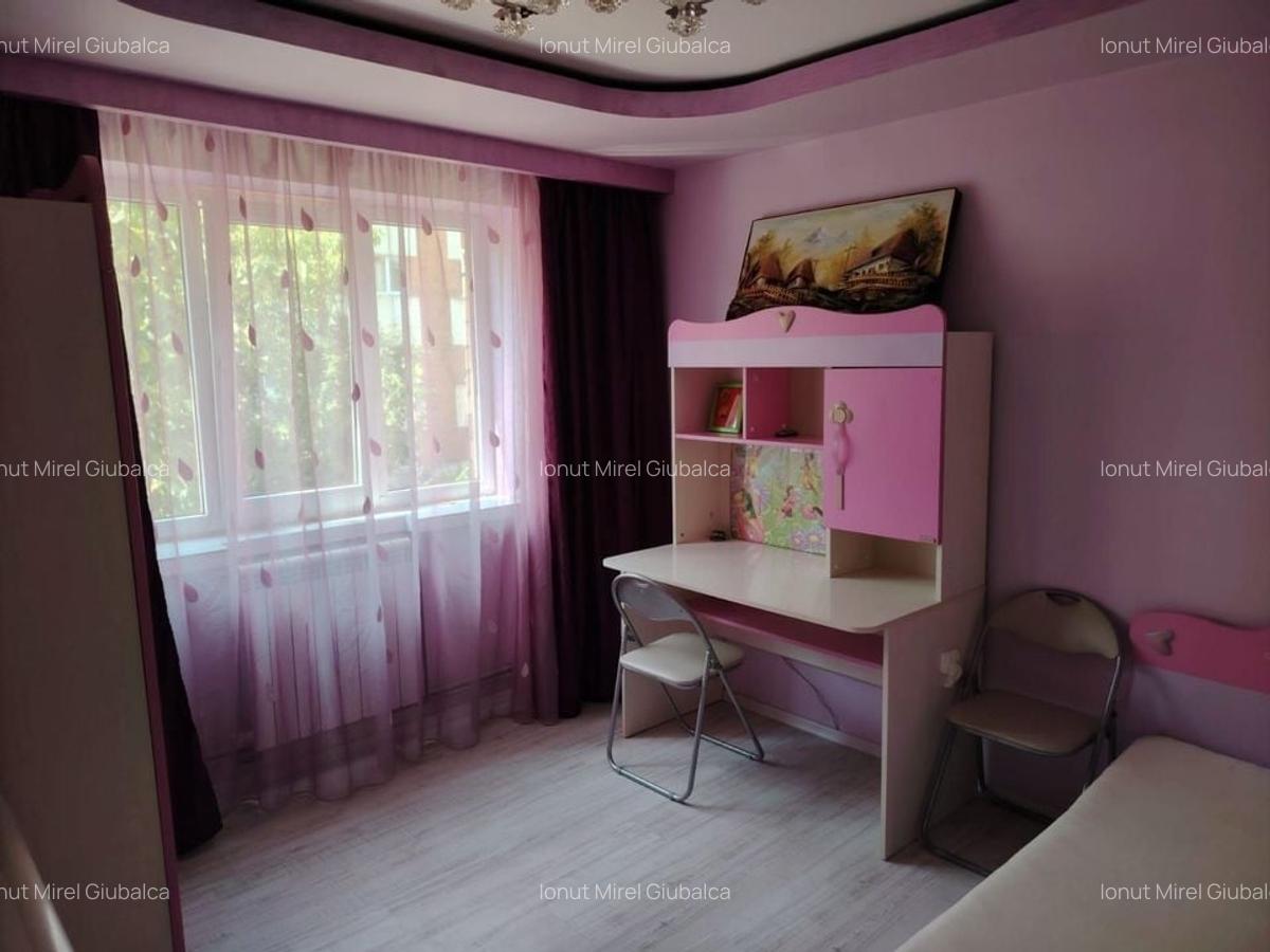 Apartament 3 camere, zona Ambasador, etaj 1 - 6