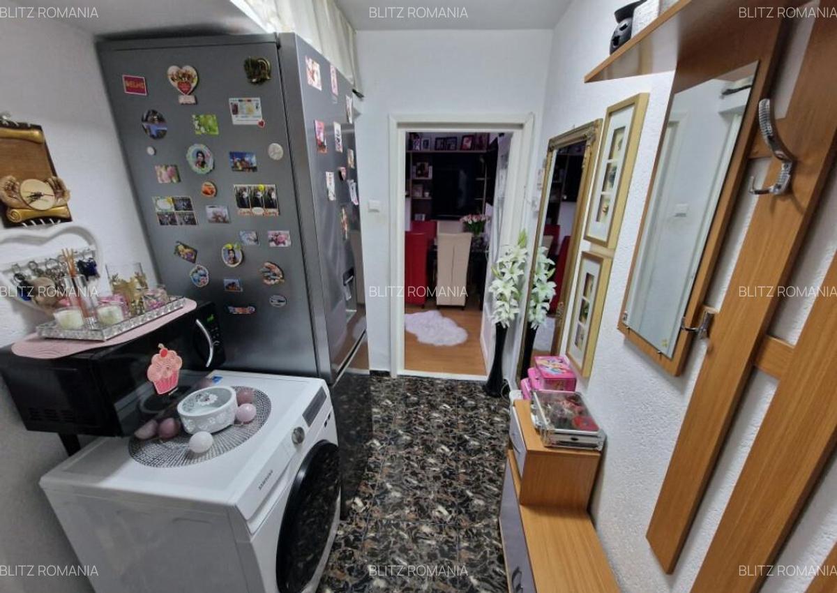 Apartament de vanzare, cu 2 camere, 41 mp, zona Regele Ferdi - 10