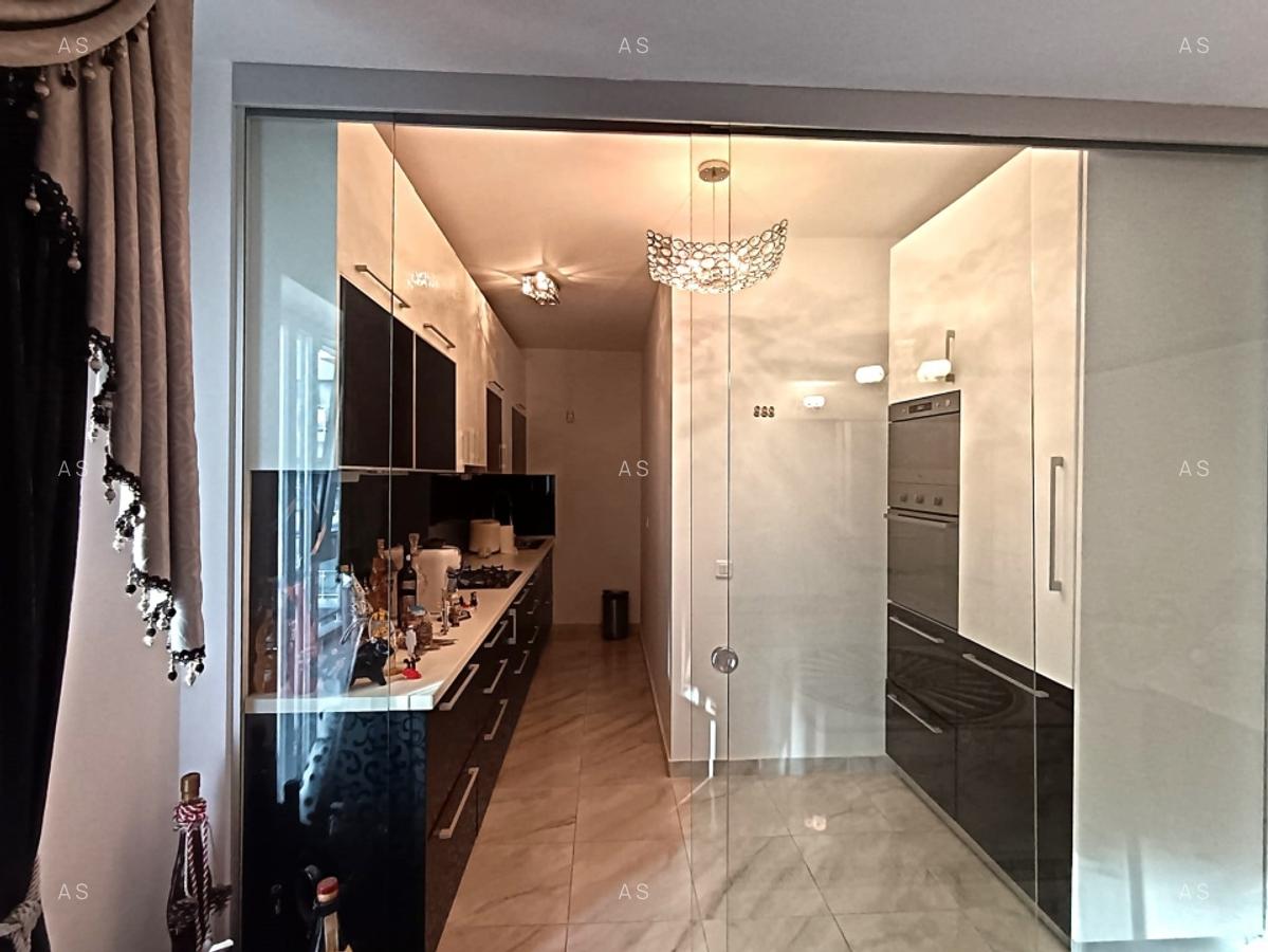 Apartament cu 3 camere semidecomandat, mobilat în Titan - 17