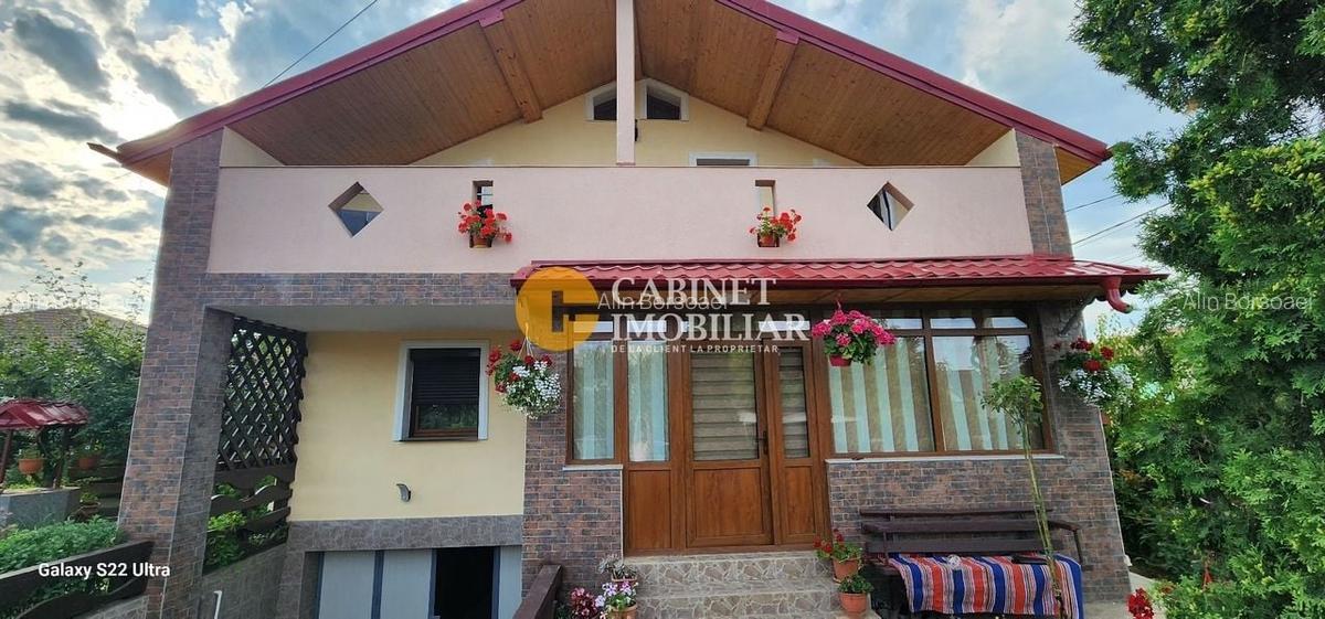 Casa de vânzare Valea Adanca, 4 camere,  zonă principala, Toate utilit - 1