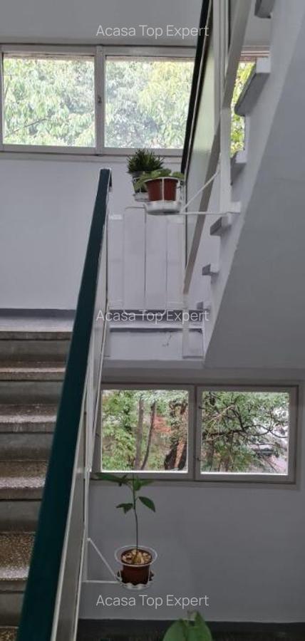 3 camere,CLASIC, metrou Pacii,zona Apusului, str Apele Vii, semistral - 17