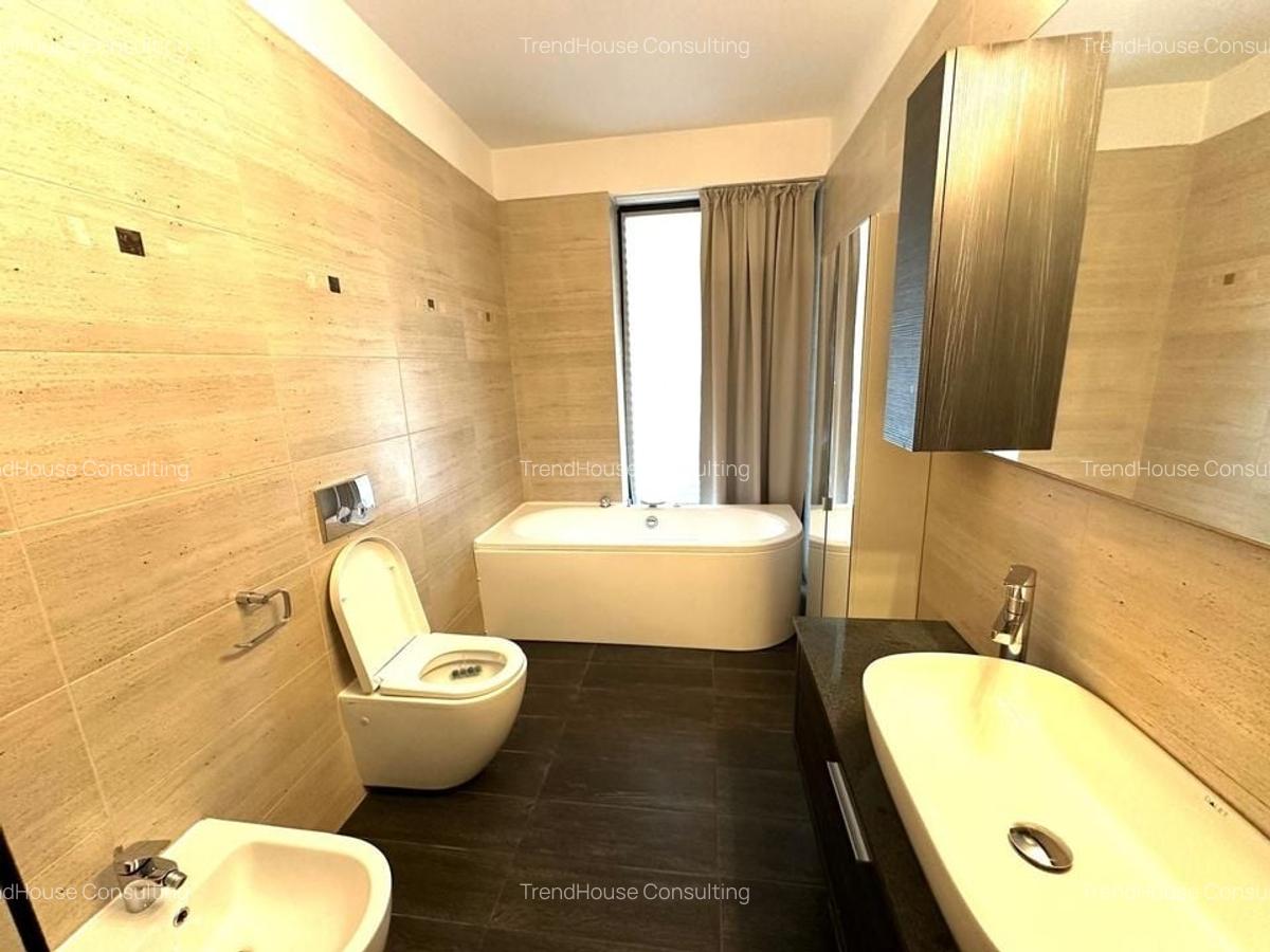 Vila Individuală Elegantă cu 6 camere, Curte Proprie–Padurea Baneasa - 16