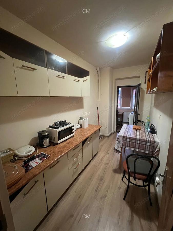 Proprietar vinde apartament 2 camere Universitate amenajat si mobilat et 4 pret 40.800 euro neg - 5