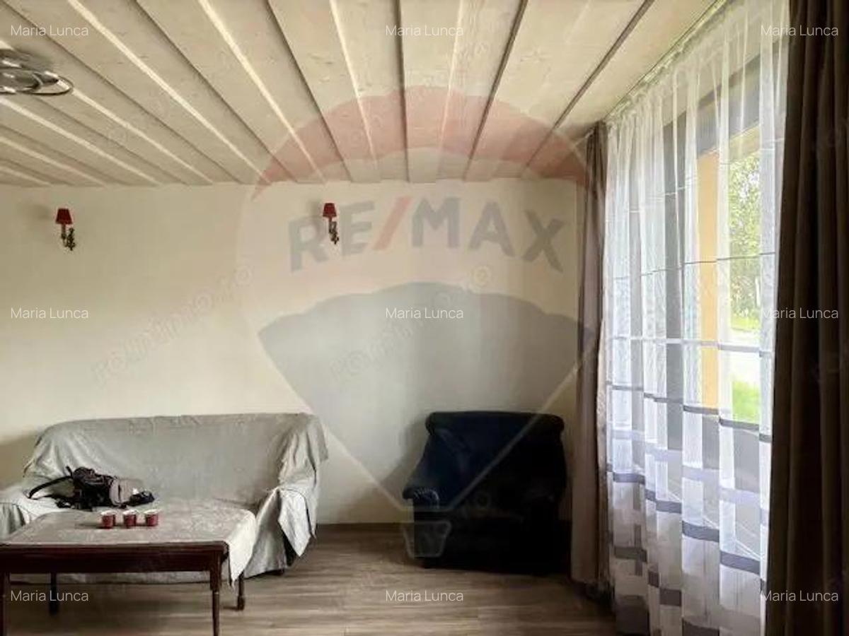 Casa / Vila cu 4 camere de vanzare - 12