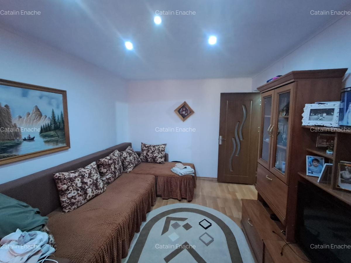 Apartament 3 camere Zona Jandarmerie - Strada Plevnei - etaj 3/3  - 65 mp - 24