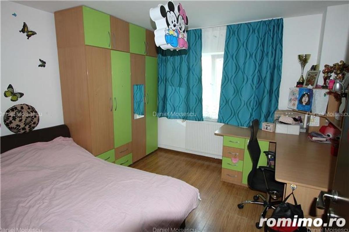 Decomandat cu 2 bai, modelul cel mai mare - 15