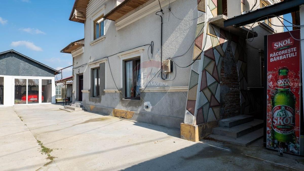 Vanzare vila si spatiu comercial, cu gradina si garaj-zona Corbii Mari - 14 Vanzare vila si spatiu comercial, cu gradina si garaj-zona Corbii Mari - 14