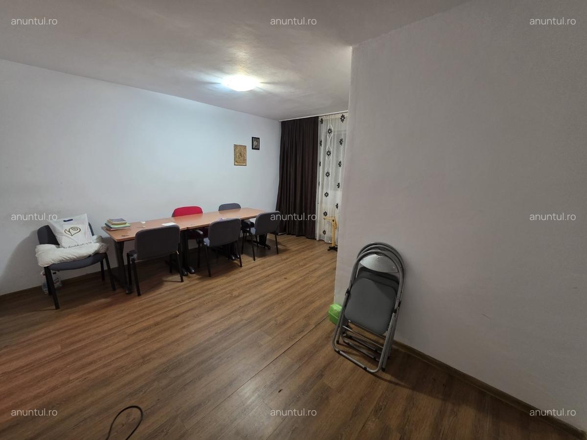 Jean Steriadi, 10 minute metrou 1 Decembrie 1918, stradal, scoala 82 - 9