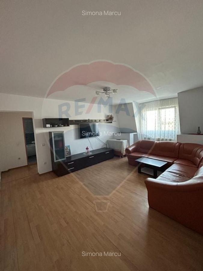 Apartament cu 3 camere de inchiriat Zamca - 4