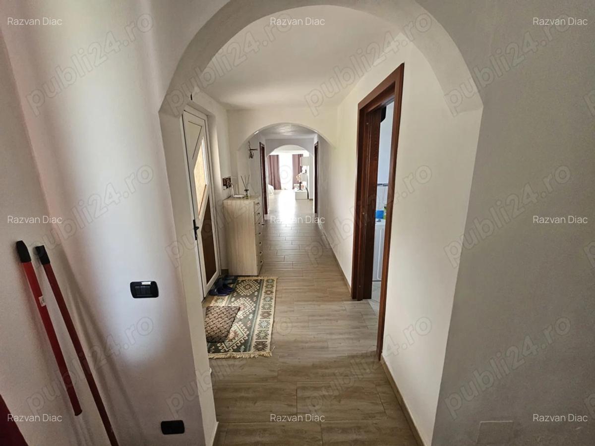 Casa spa?ioasa P+M de vanzare teren 1.000 mp Poiana Stampei, Suceava - 4