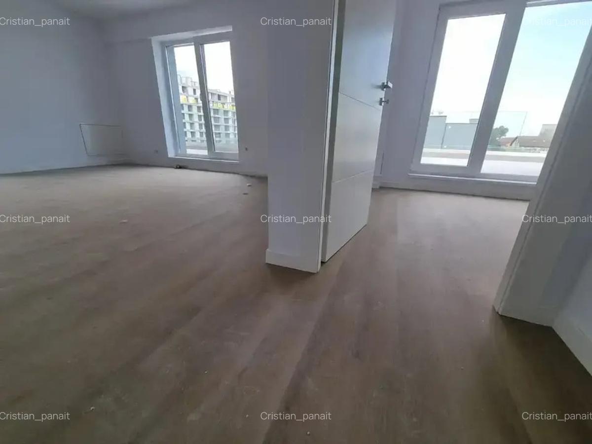 Apartament cu 3 camere semidecomandat în Dristor - 3