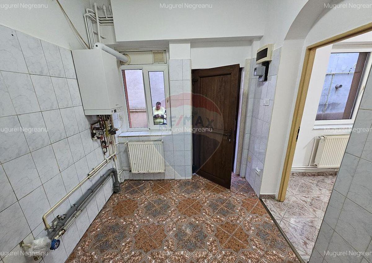 Apartament 2 camere in Vila + magazie 8 mp - sector1 - 9