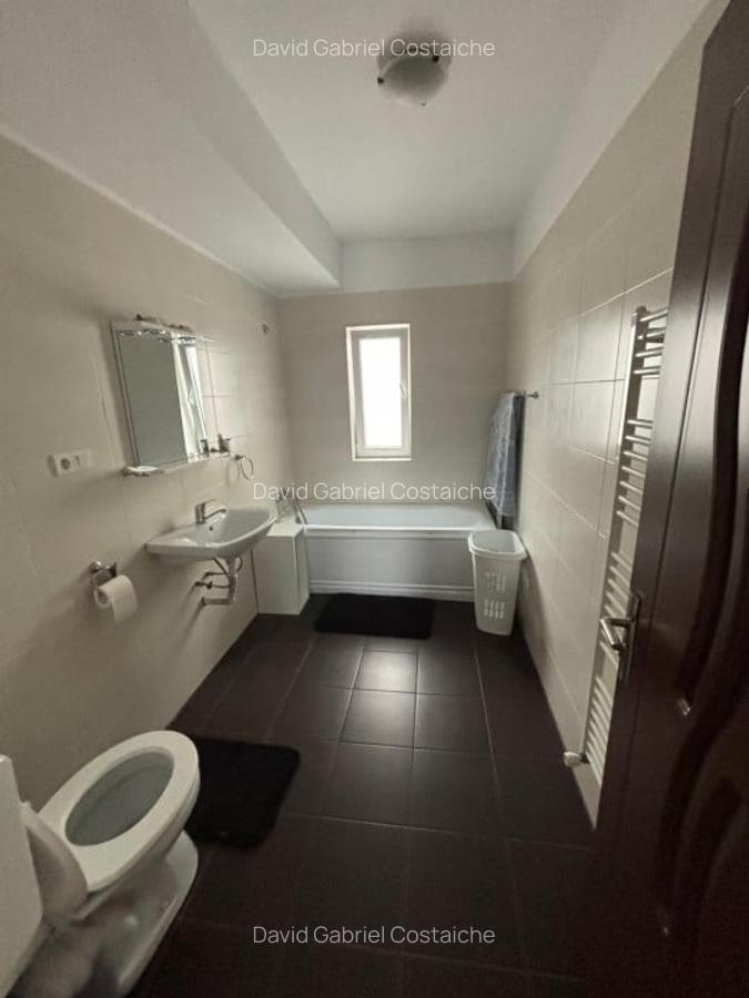 Casa cu 5 Camere in Dezmir - 15
